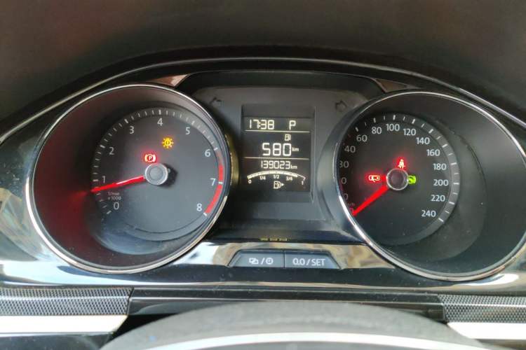 Used Volkswagen C-TREK 2017 230TSI DSG Luxury Model Instrument Cluster