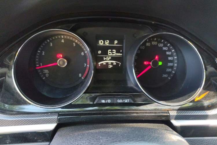 Used Volkswagen C-TREK 2017 1.6L Automatic Comfort Model Instrument Cluster