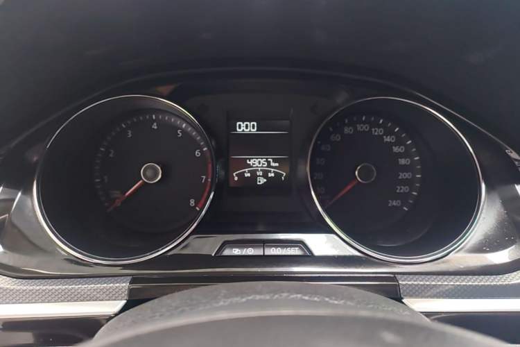 Used Volkswagen C-TREK 2017 1.6L Automatic Comfort Model Instrument Cluster