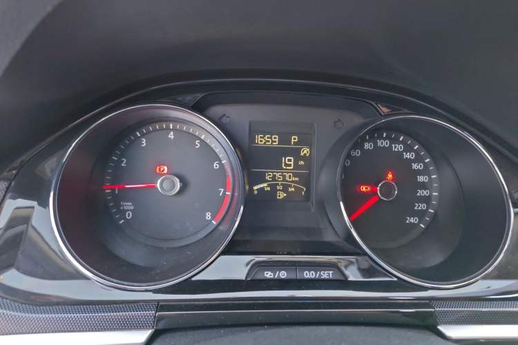 Used Volkswagen C-TREK 2017 230TSI DSG Luxury Model Instrument Cluster