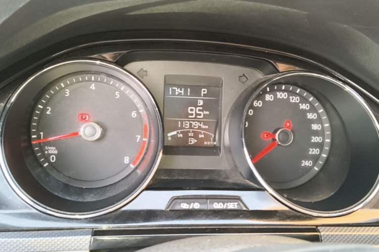 Used Volkswagen C-TREK 2017 1.6L Automatic Comfort Model Instrument Cluster