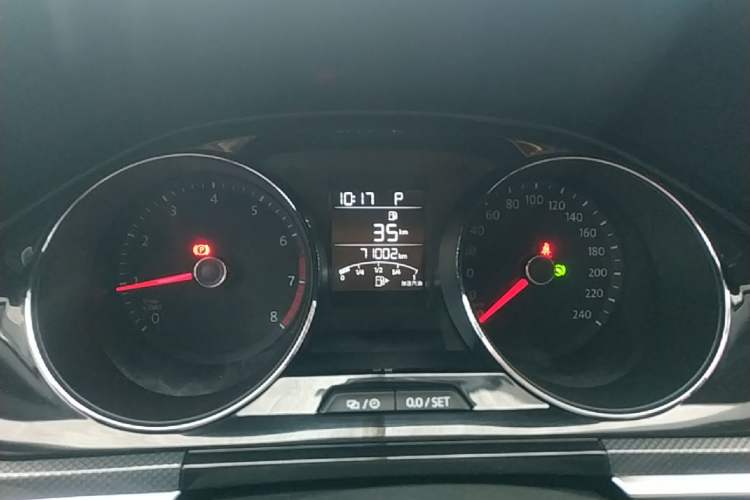 Used Volkswagen C-TREK 2017 1.6L Automatic Comfort Model Instrument Cluster