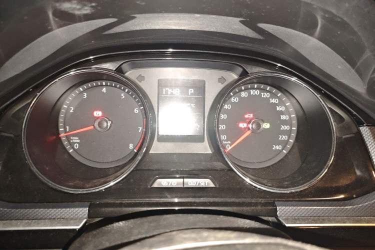 Used Volkswagen C-TREK 2017 1.6L Automatic Comfort Model Instrument Cluster