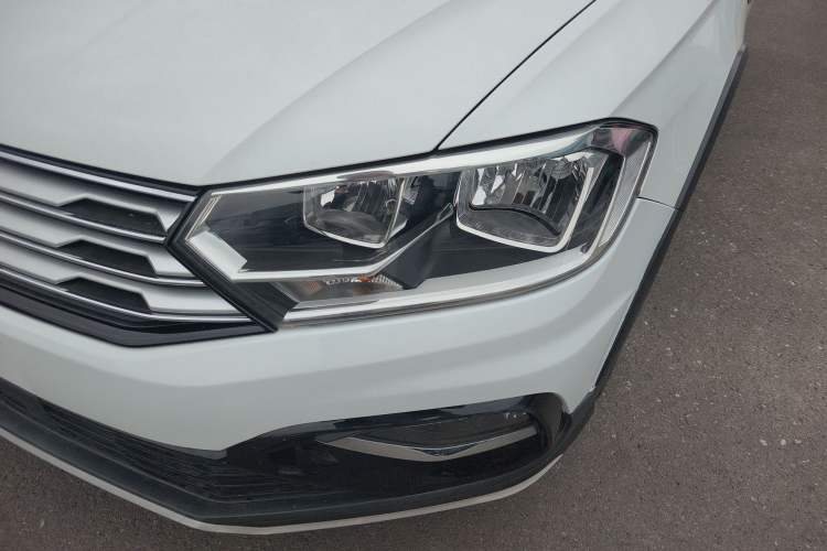 Used Volkswagen C-TREK 2017 230TSI DSG Comfort Version Left Front Headlight