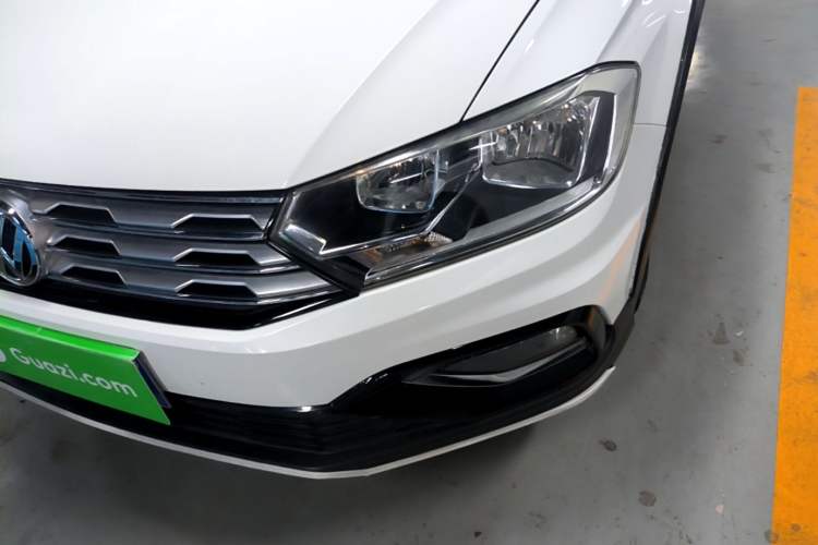 Used Volkswagen C-TREK 2017 1.6L Manual Comfort Model Left Front Headlight