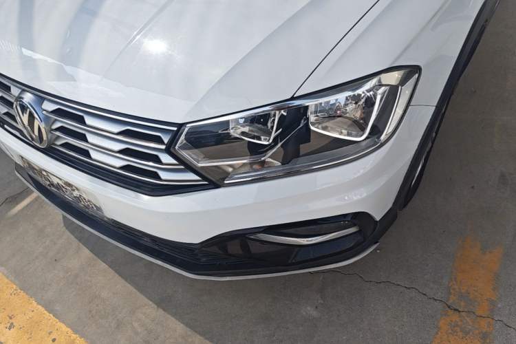 Used Volkswagen C-TREK 2017 1.6L Automatic Comfort Model Left Front Headlight