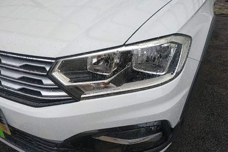 Used Volkswagen C-TREK 2017 1.6L Automatic Comfort Model Left Front Headlight