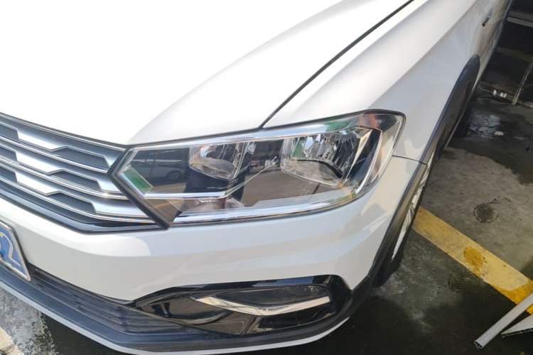 Used Volkswagen C-TREK 2017 1.6L Automatic Comfort Model Left Front Headlight
