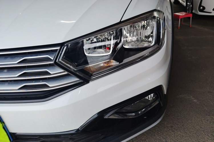 Used Volkswagen C-TREK 2017 230TSI DSG Comfort Version Left Front Headlight