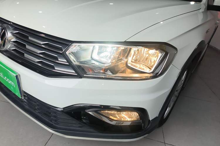 Used Volkswagen C-TREK 2017 1.6L Automatic Comfort Model Left Front Headlight