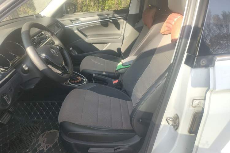 Used Volkswagen C-TREK 2017 1.6L Automatic Comfort Model Left Front Seat