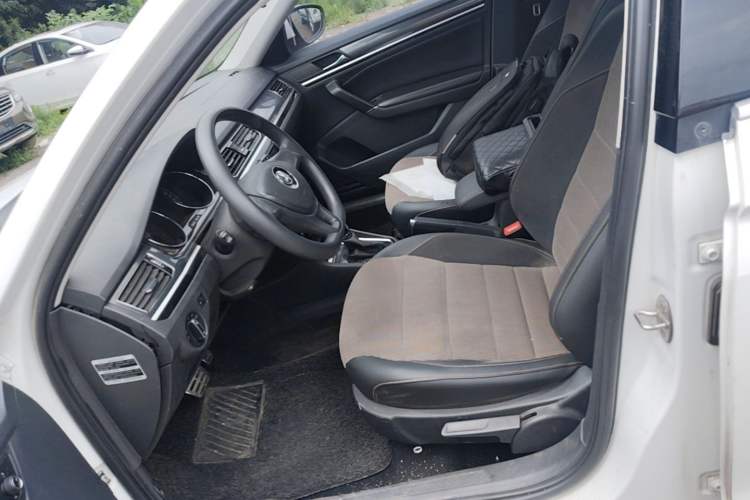 Used Volkswagen C-TREK 2017 230TSI DSG Comfort Version Left Front Seat