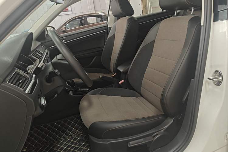 Used Volkswagen C-TREK 2017 1.6L Automatic Comfort Model Left Front Seat
