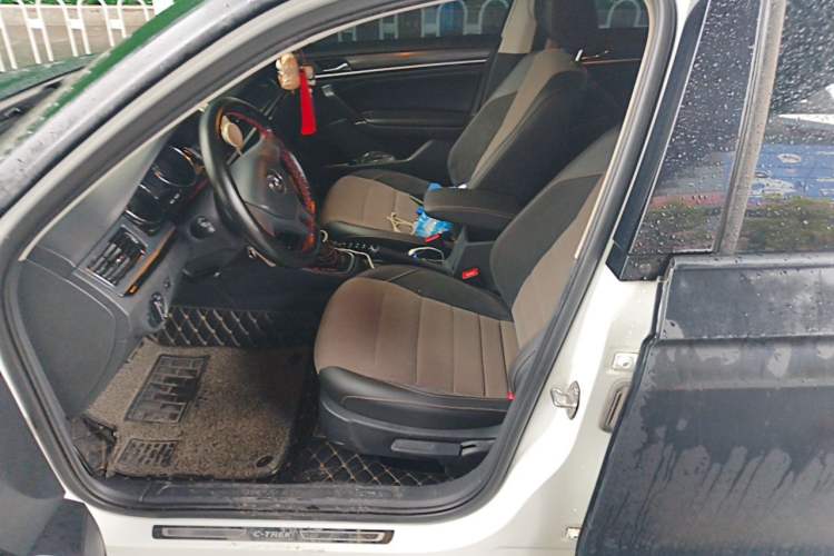 Used Volkswagen C-TREK 2017 1.6L Automatic Comfort Model Left Front Seat