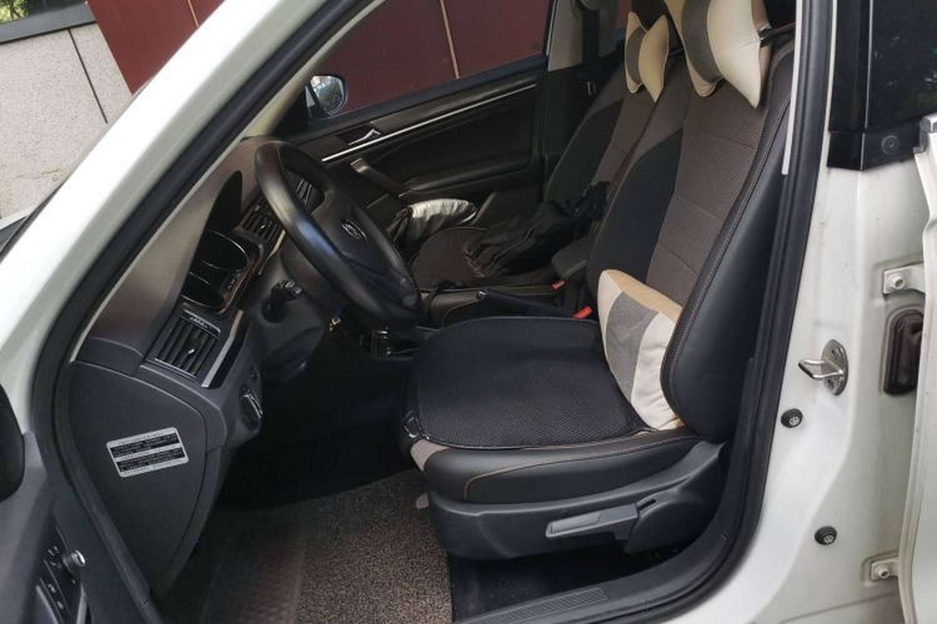 Used Volkswagen C-TREK 2017 1.6L Automatic Comfort Model Left Front Seat