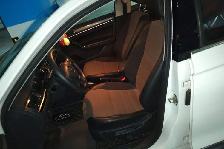 Used Volkswagen C-TREK 2017 1.6L Automatic Comfort Model Left Front Seat
