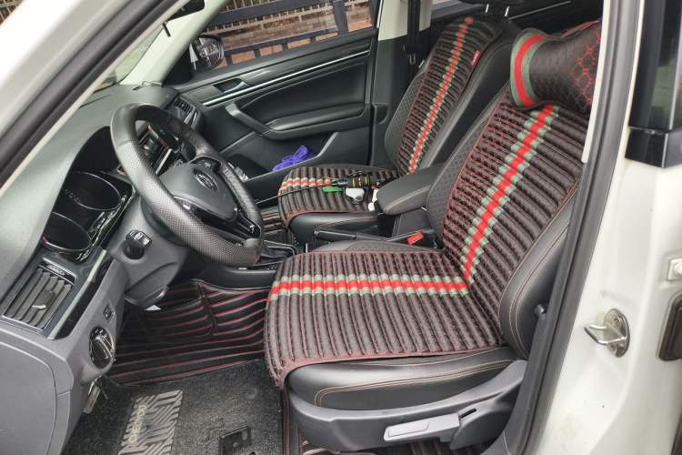 Used Volkswagen C-TREK 2017 230TSI DSG Luxury Model Left Front Seat