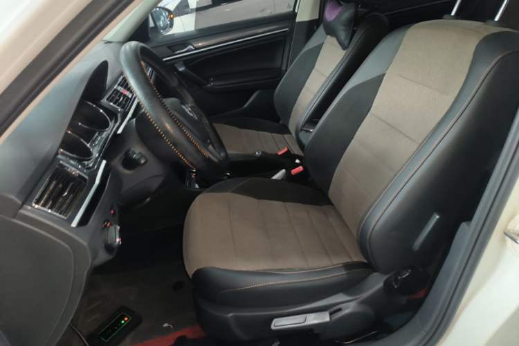 Used Volkswagen C-TREK 2017 1.6L Automatic Comfort Model Left Front Seat