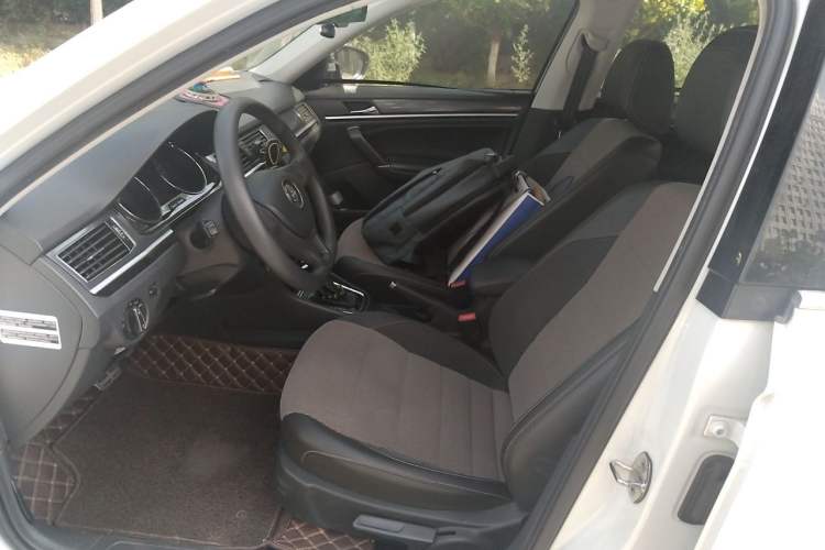 Used Volkswagen C-TREK 2017 1.6L Automatic Comfort Model Left Front Seat
