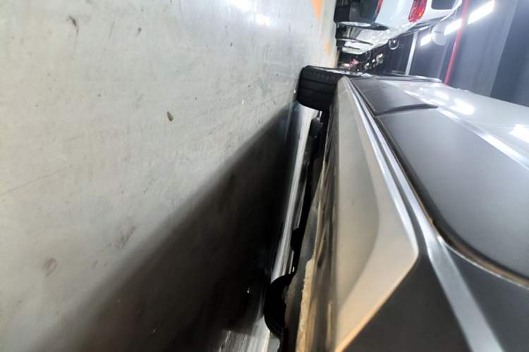 Used Volkswagen C-TREK 2017 1.6L Manual Comfort Model Left Side Sill