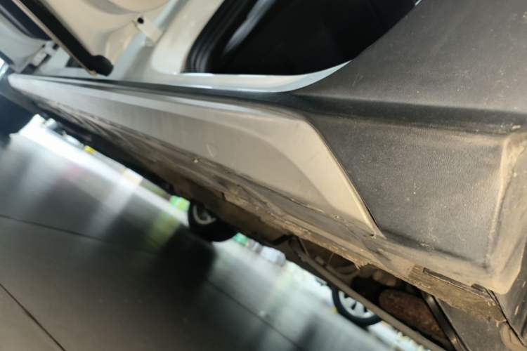 Used Volkswagen C-TREK 2017 1.6L Automatic Comfort Model Left Side Sill