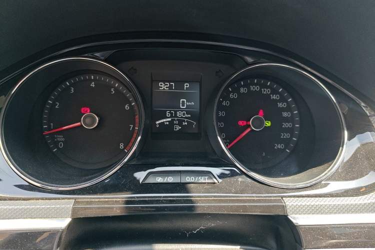 Used Volkswagen C-TREK 2017 1.6L Automatic Comfort Model Odometer Close Up