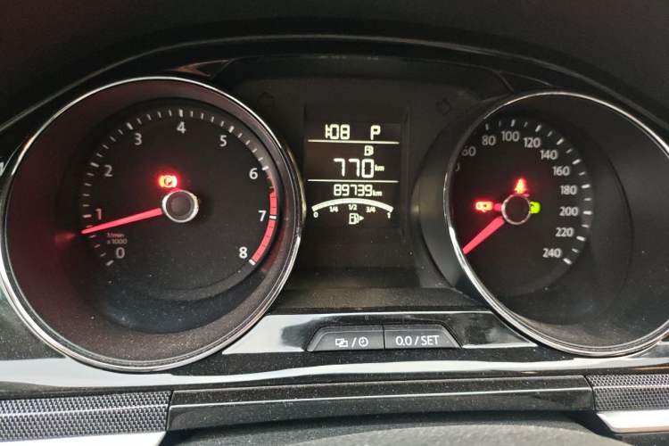 Used Volkswagen C-TREK 2017 230TSI DSG Luxury Model Odometer Close Up