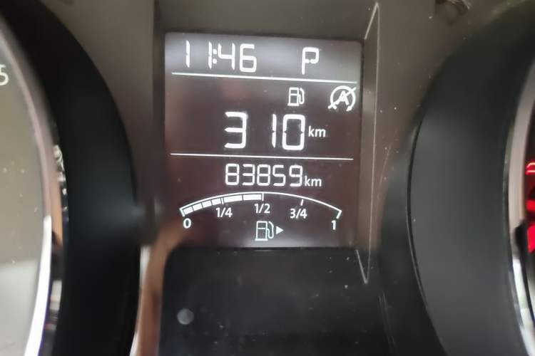 Used Volkswagen C-TREK 2017 230TSI DSG Comfort Version Odometer Close Up