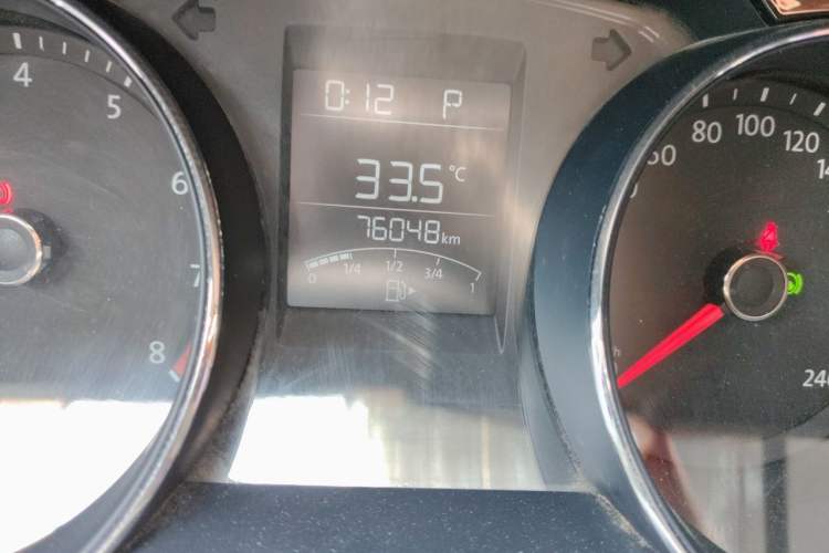 Used Volkswagen C-TREK 2017 1.6L Automatic Comfort Model Odometer Close Up