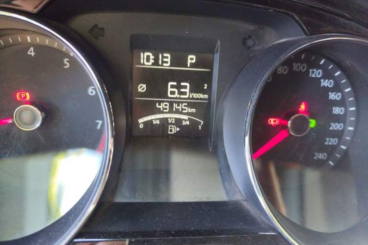 Used Volkswagen C-TREK 2017 1.6L Automatic Comfort Model Odometer Close Up