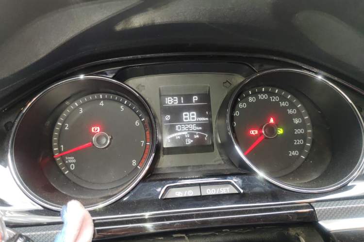 Used Volkswagen C-TREK 2017 1.6L Automatic Comfort Model Odometer Close Up