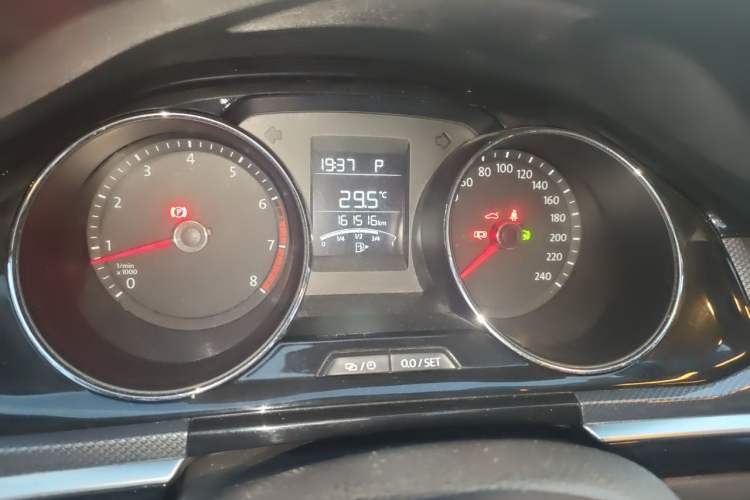 Used Volkswagen C-TREK 2017 1.6L Automatic Comfort Model Odometer Close Up