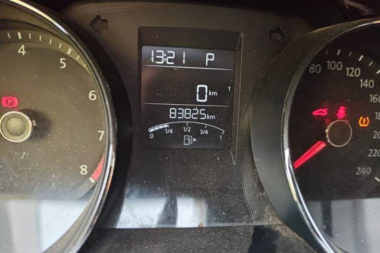 Used Volkswagen C-TREK 2017 1.6L Automatic Comfort Model Odometer Close Up