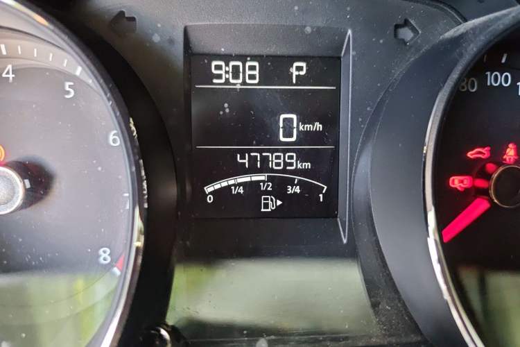 Used Volkswagen C-TREK 2017 1.6L Automatic Comfort Model Odometer Close Up
