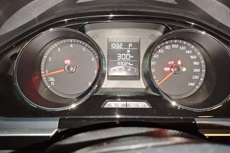 Used Volkswagen C-TREK 2017 1.6L Automatic Comfort Model Odometer Close Up