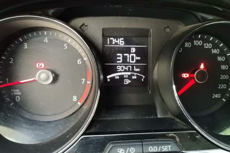 Used Volkswagen C-TREK 2017 1.6L Manual Comfort Model Odometer Close Up