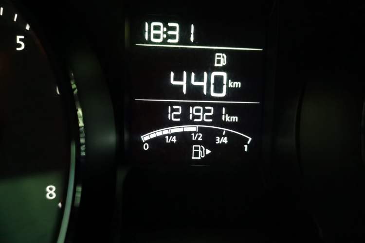 Used Volkswagen C-TREK 2017 230TSI Manual Comfort Version Odometer Close Up