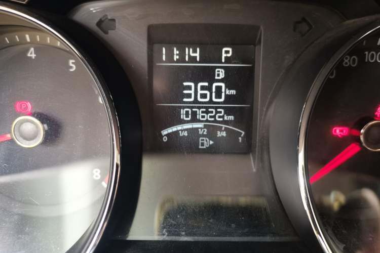 Used Volkswagen C-TREK 2017 230TSI DSG Comfort Version Odometer Close Up