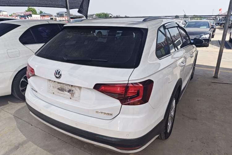 Used Volkswagen C-TREK 2017 1.6L Automatic Comfort Model Rear Right 45 Deg