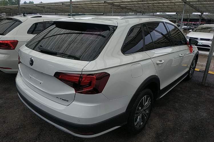Used Volkswagen C-TREK 2017 1.6L Automatic Comfort Model Rear Right 45 Deg