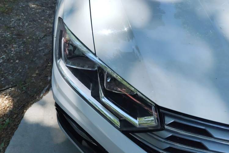 Used Volkswagen C-TREK 2017 1.6L Automatic Comfort Model Right Front Headlight