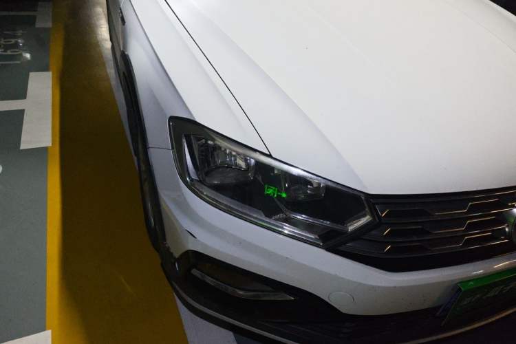Used Volkswagen C-TREK 2017 1.6L Automatic Comfort Model Right Front Headlight