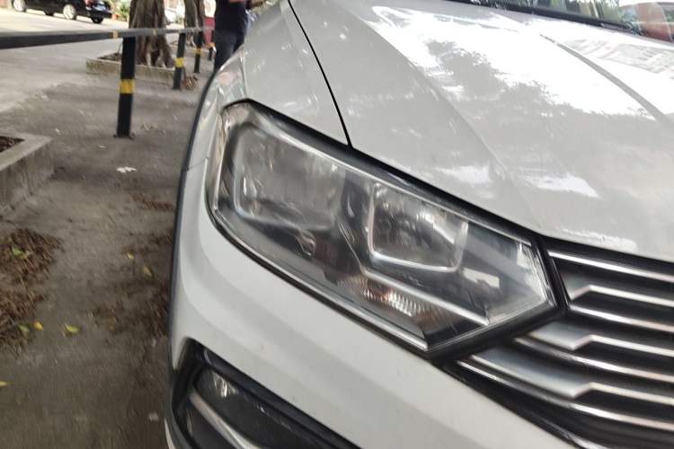Used Volkswagen C-TREK 2017 230TSI DSG Comfort Version Right Front Headlight