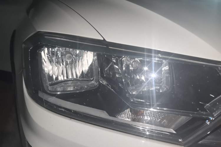Used Volkswagen C-TREK 2017 1.6L Automatic Comfort Model Right Front Headlight