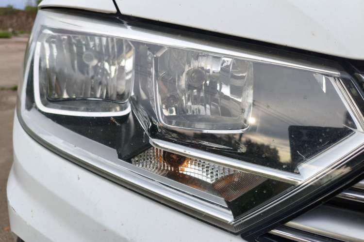 Used Volkswagen C-TREK 2017 1.6L Automatic Comfort Model Right Front Headlight