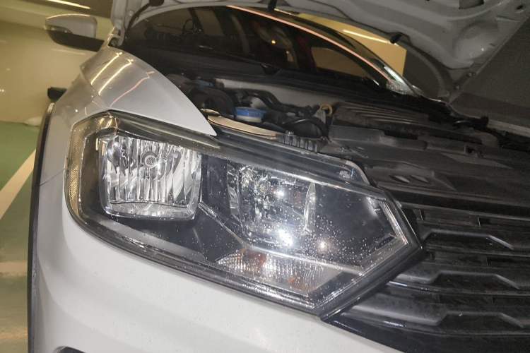Used Volkswagen C-TREK 2017 1.6L Automatic Comfort Model Right Front Headlight