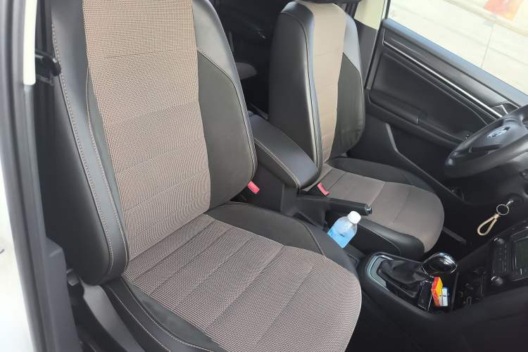 Used Volkswagen C-TREK 2017 1.6L Automatic Comfort Model Right Front Seat