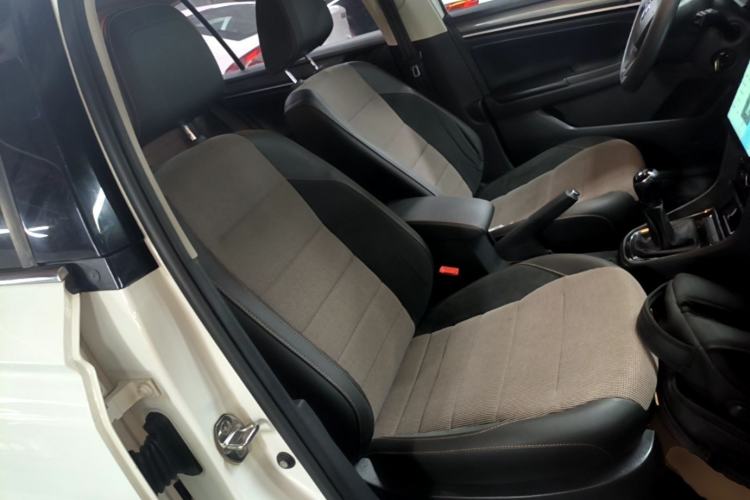 Used Volkswagen C-TREK 2017 1.6L Manual Comfort Model Right Front Seat