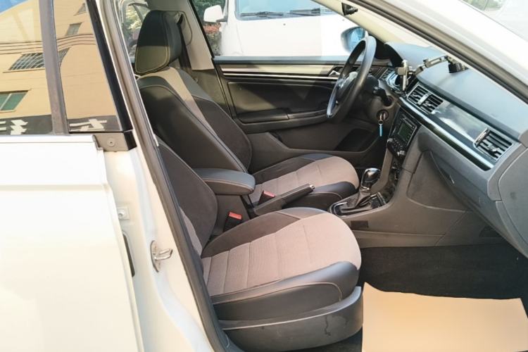Used Volkswagen C-TREK 2017 1.6L Automatic Comfort Model Right Front Seat