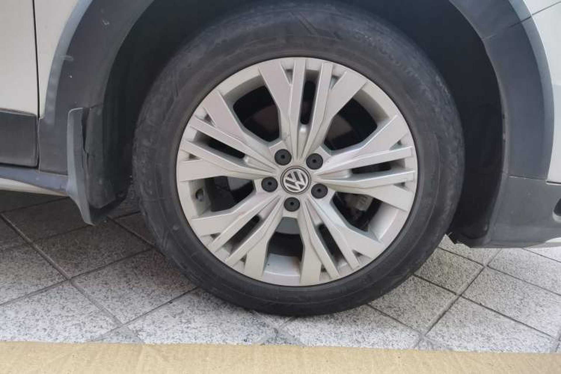 Used Volkswagen C-TREK 2017 1.6L Automatic Comfort Model Right Front Wheel Hub